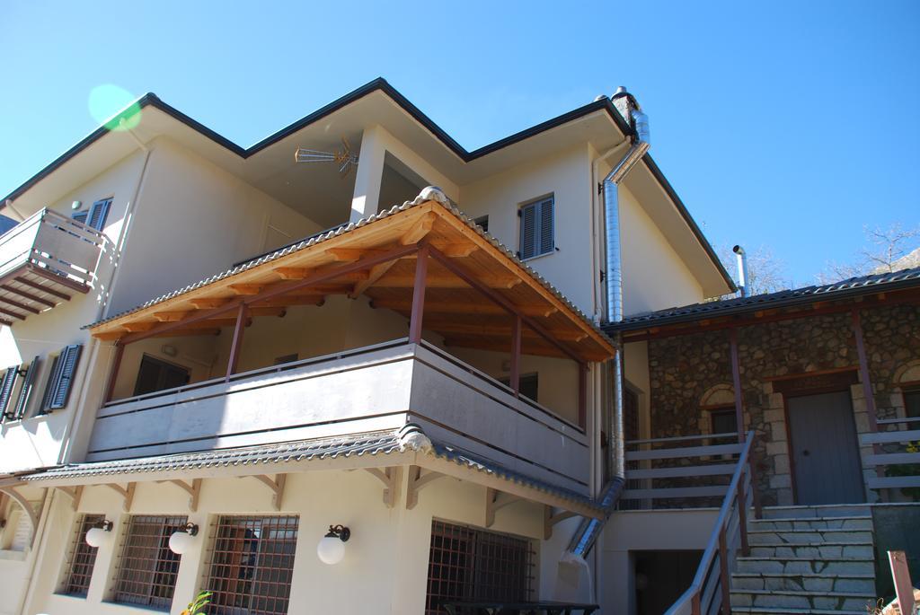 To Greki Hotel Livartzi Exterior foto