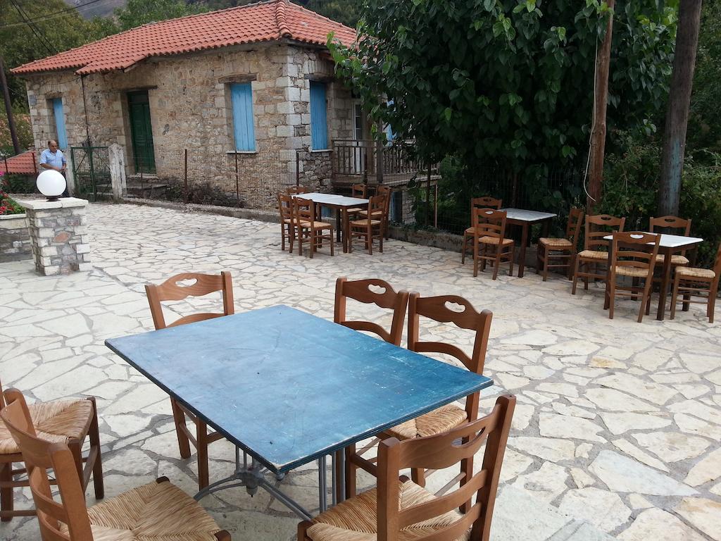 To Greki Hotel Livartzi Exterior foto