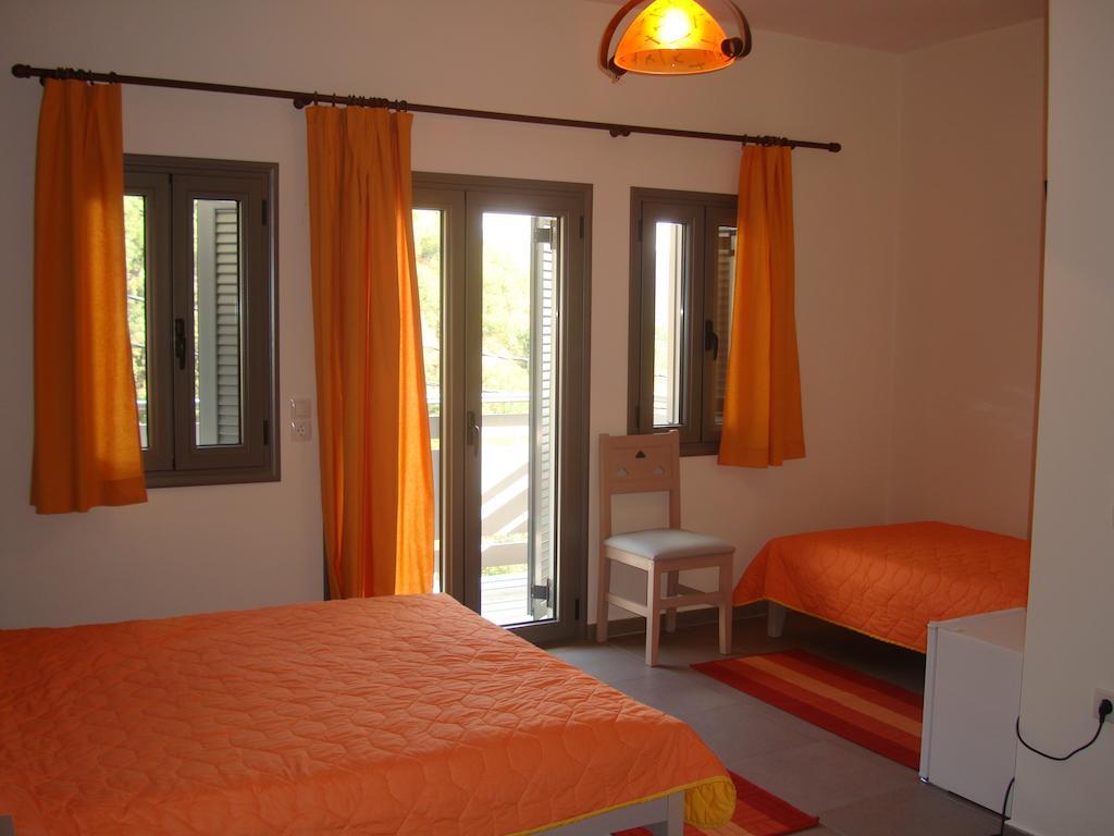 To Greki Hotel Livartzi Habitación foto