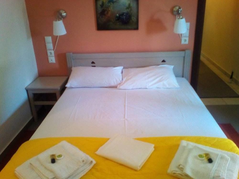 To Greki Hotel Livartzi Exterior foto