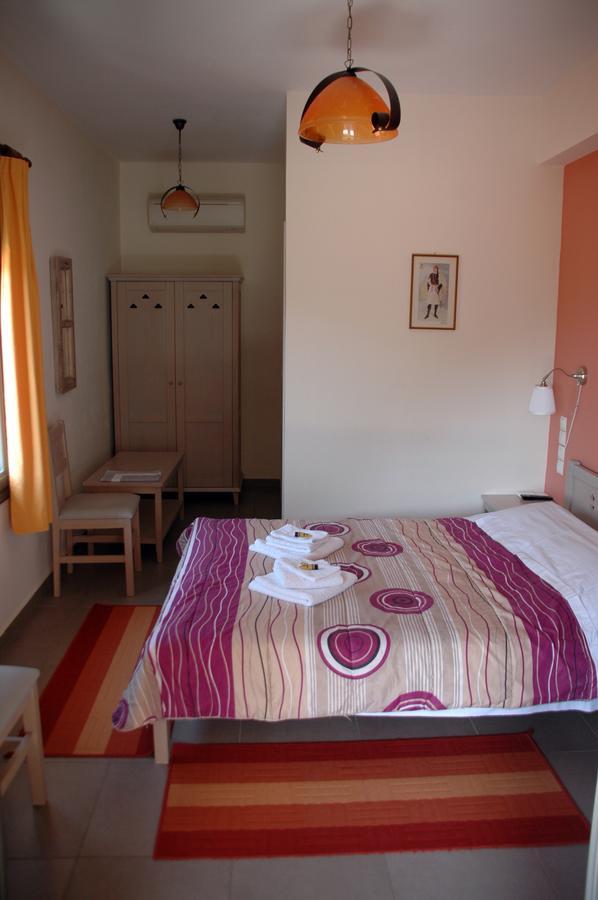 To Greki Hotel Livartzi Exterior foto