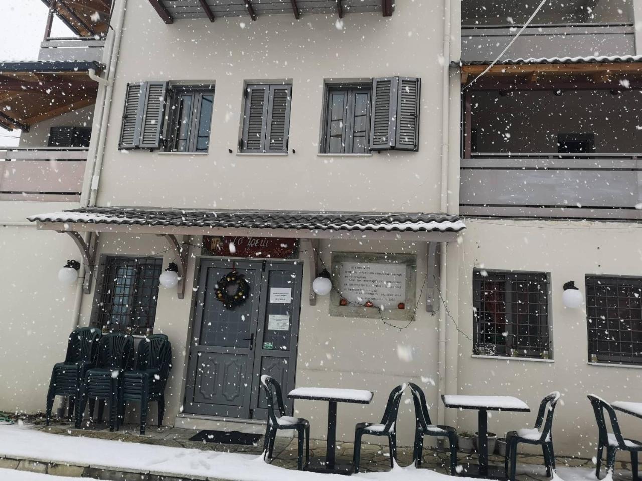 To Greki Hotel Livartzi Exterior foto